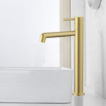 Grifo De Lavabo de OSLO alto acabado oro cepillado de latón